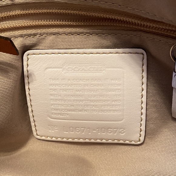 Authentic Coach handbag. Clean slightly used. - Picture 5 of 9